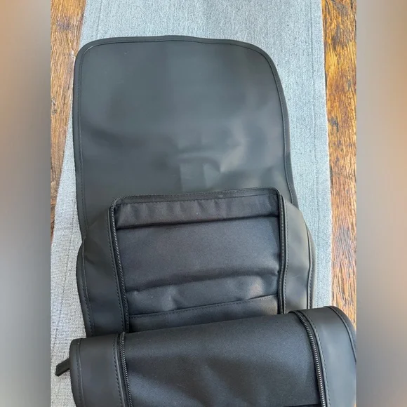 Rains Trail Backpack Black - Picture 3 of 4